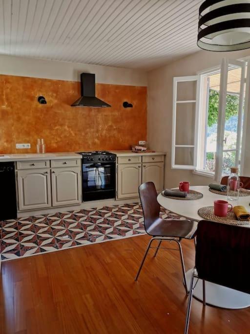 Maison A La Campagne Avec Spa Et Piscine توريتس سور لوب المظهر الخارجي الصورة